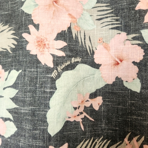 Hawk's Bay Floral Vacation Button up - Picture 5 of 7